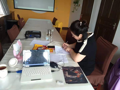 来自重庆市的祛痘淡斑点痣祛疣加盟商在公司培训学习